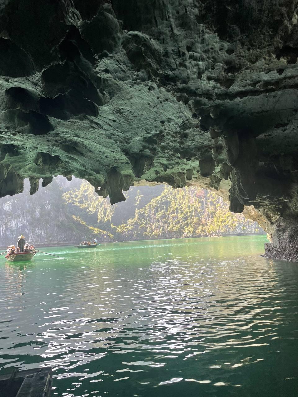 Don't skip the cruise. Ha Long Bay (Photo: Nily Levin) שייט בהאלונג ביי, וייטנאם
