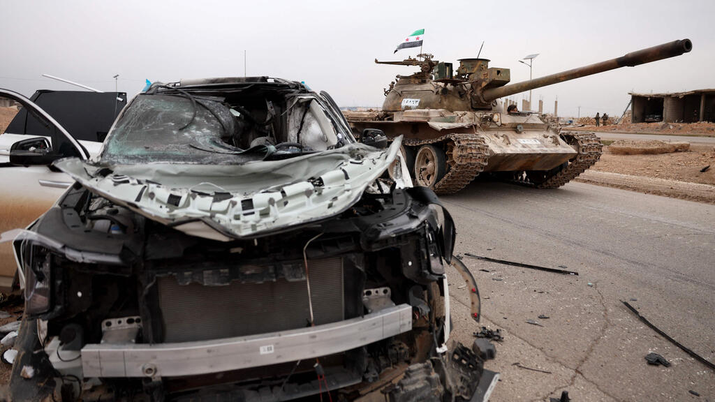 טנק טנקים כוחות צבא סוריה של א-שרע באזור א-טבקה במחוז דיר א-רקה 17 בינואר