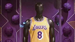 הגופייה שלבש קובי הרוקי בבכורה שלו בליגה במדי לוס אנג'לס לייקרס