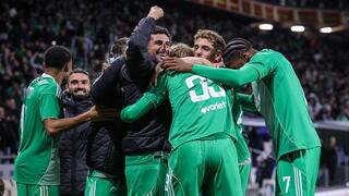 שחקני מכבי חיפה חוגגים