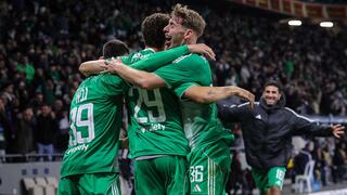 שחקני מכבי חיפה חוגגים