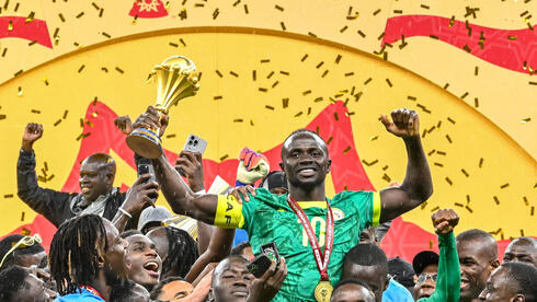 מאנה והגביע