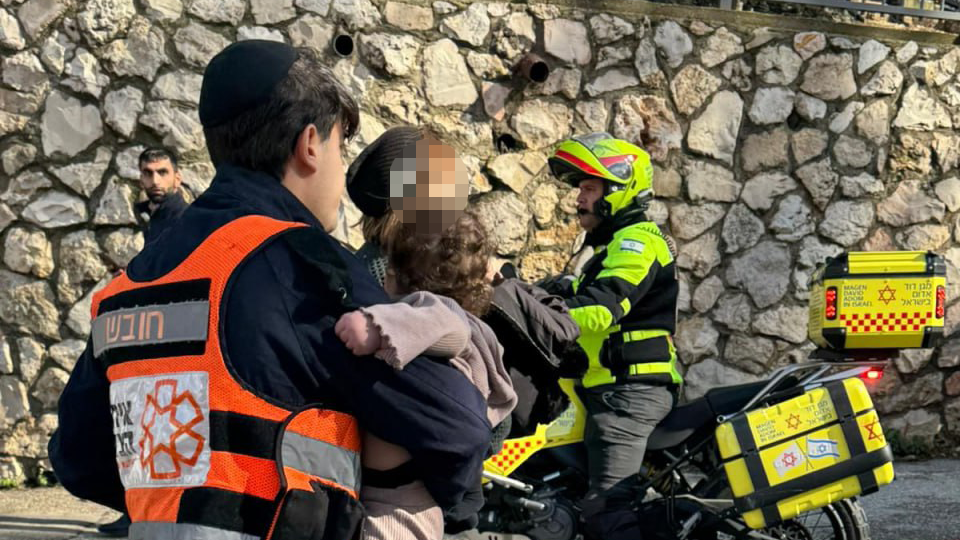 פינוי התינוקות מהזירה בירושלים