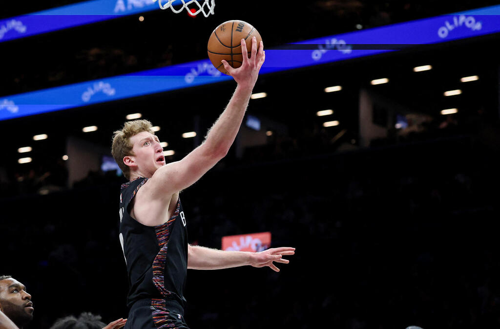 Danny Wolf started for the nets (Photo: Ishika Samant / Getty Images North America / AFP) וולף