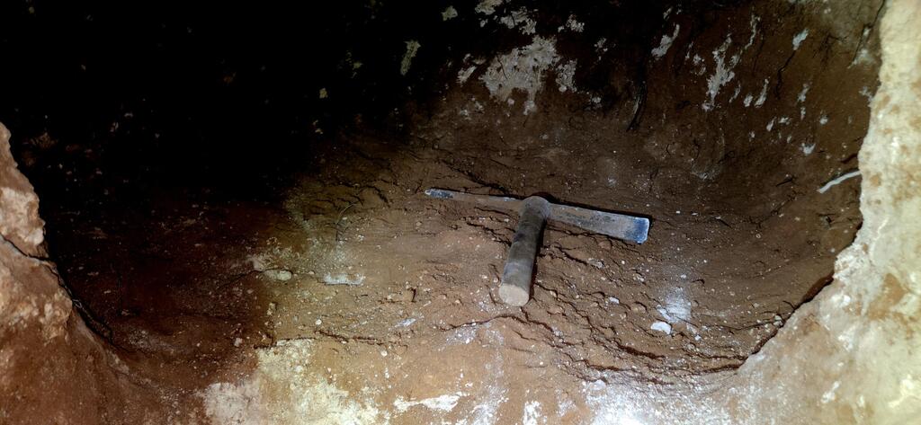 מקושון שעימו השחיתו השודדים את האתר ההיסטורי