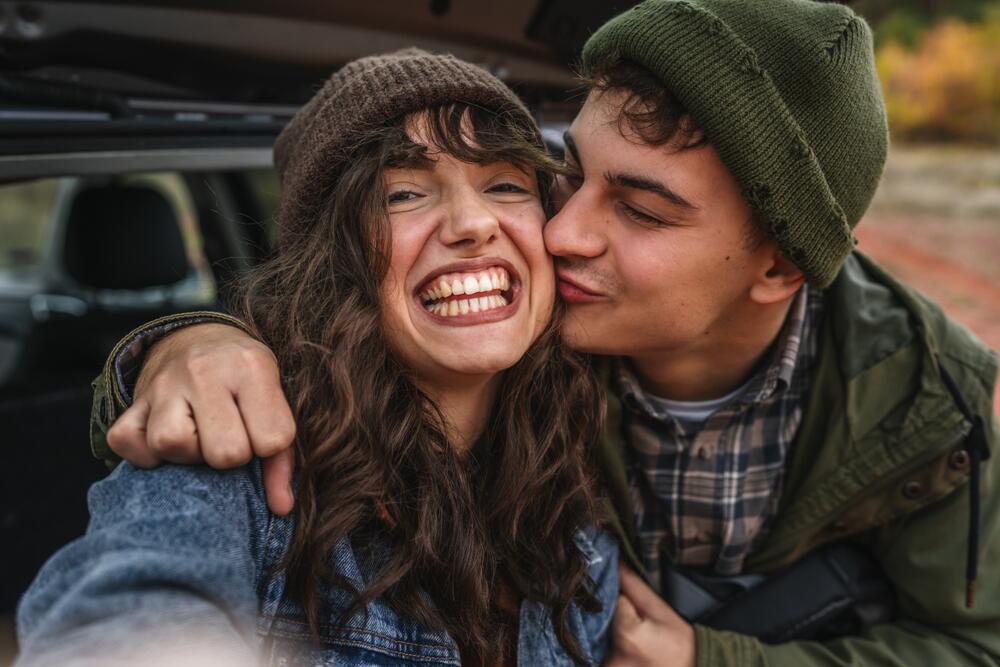 Do you remember when you were once a young, happy couple? (Photo: Shutterstock) זוג צעיר ומאושר