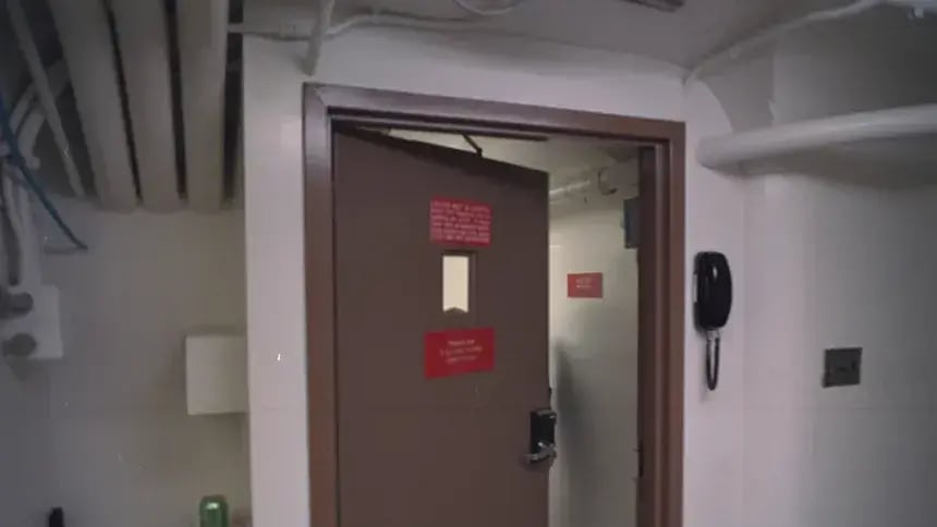 דלת כניסה ל בונקר תת-קרקעי ב הבית הלבן ארכיון