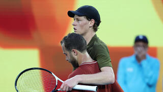 יאניק סינר  הוגו גסטון