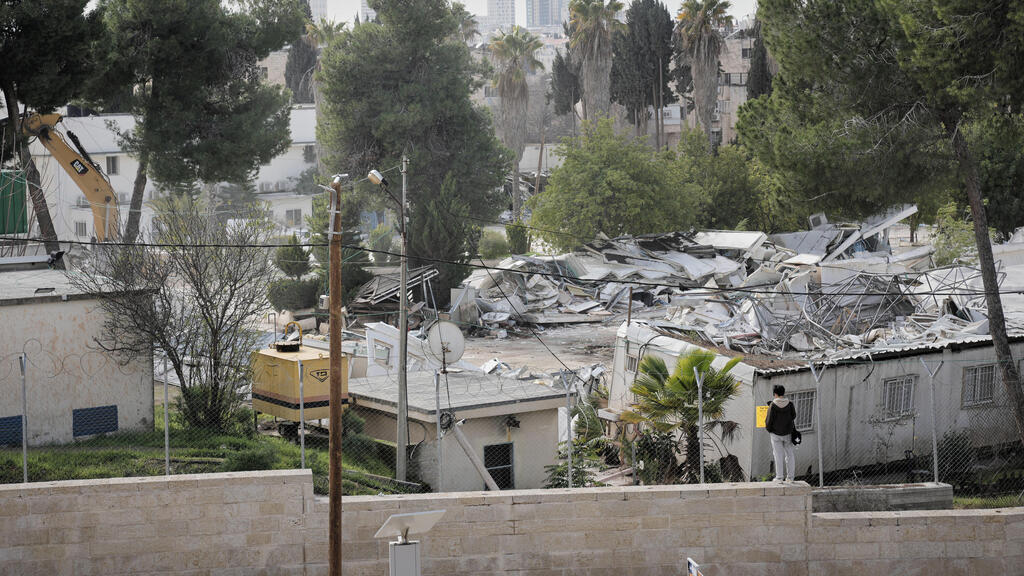 Photo: Mahmoud Illean/AP הריסת בניין אונר"א במזרח ירושלים
