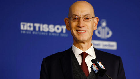 אדם סילבר באקור ארנה בפריז