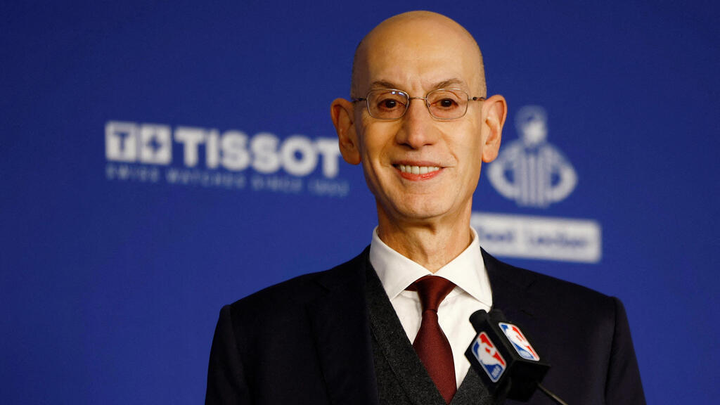 אדם סילבר באקור ארנה בפריז