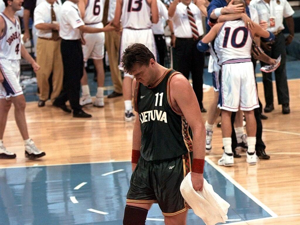 A fifth foul that sparked an uproar. Sabonis (Photo: Susan Ragan/ AP) ארווידאס סאבוניס