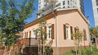 פתח תקווה. מבנה היסטורי ברחוב ז'בוטינסקי