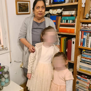 מירב דורי ז"ל ושתי בנותיה