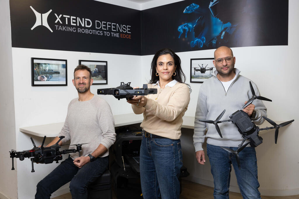 From right: Robby Liani, CEO Chen Haim and Mateu Shapira (Photo: Oz Moalem) מימין: רובי ליאני, המנכ"לית חן חיים ומתאו שפירא