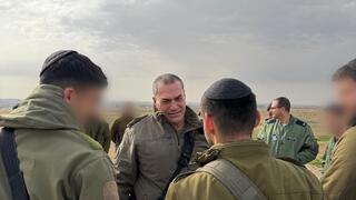 הרמטכ״ל, רב-אלוף אייל זמיר משוחח עם הלוחמים החרדים בפלוגת הנגב בבסיס נבטים