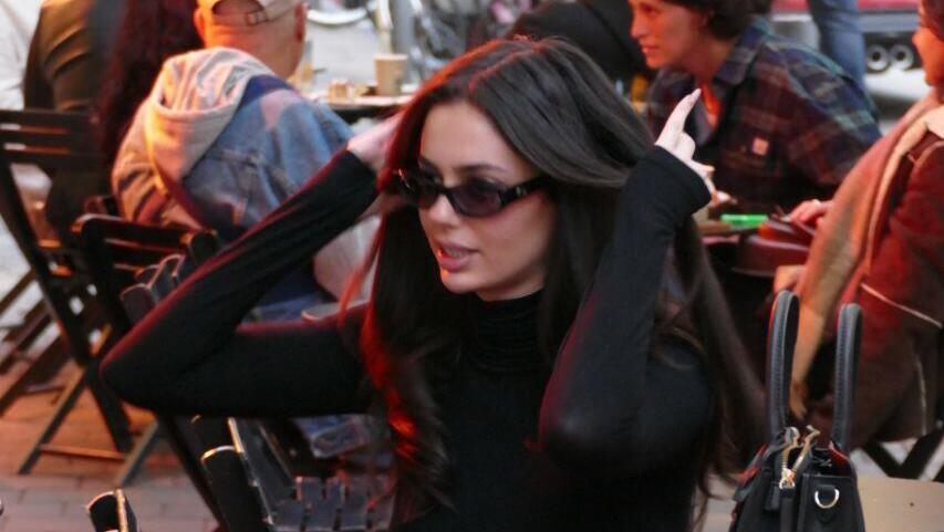 בבית קפה בנחלת בנימין