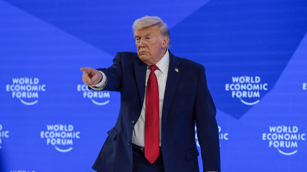 Дональд Трамп (Фото: REUTERS/Jonathan Ernst) טראמפ בנאום בפני הפורום הכלכלי העולמי בדאבוס, שוויץ