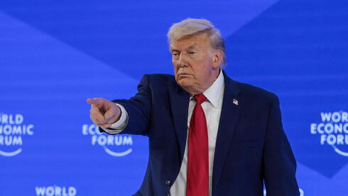 טראמפ בנאום בפני הפורום הכלכלי העולמי בדאבוס, שוויץ