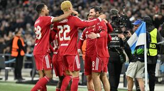 שחקני ליברפול חוגגים