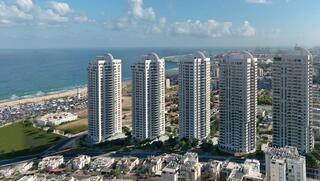 מגדלי הדקל באשדוד 