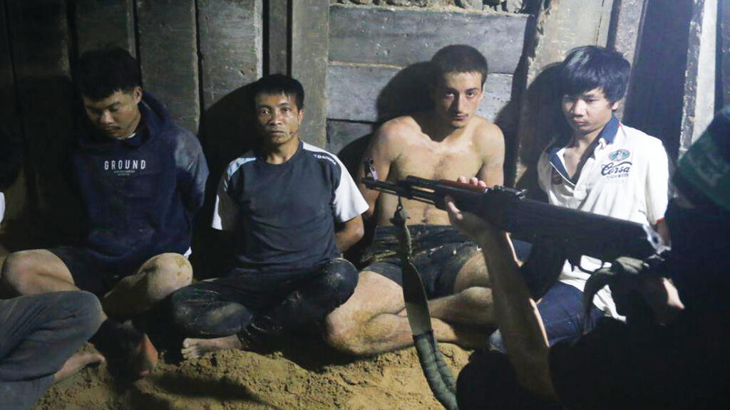 Liam in a Hamas tunnel ”הלב אמר – רמזי, אתה יודע שזה הילד שלך". ליאם במנהרת חמאס