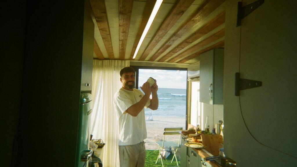 The view is priceless (Photo: Reef Har Even) בית המשאית