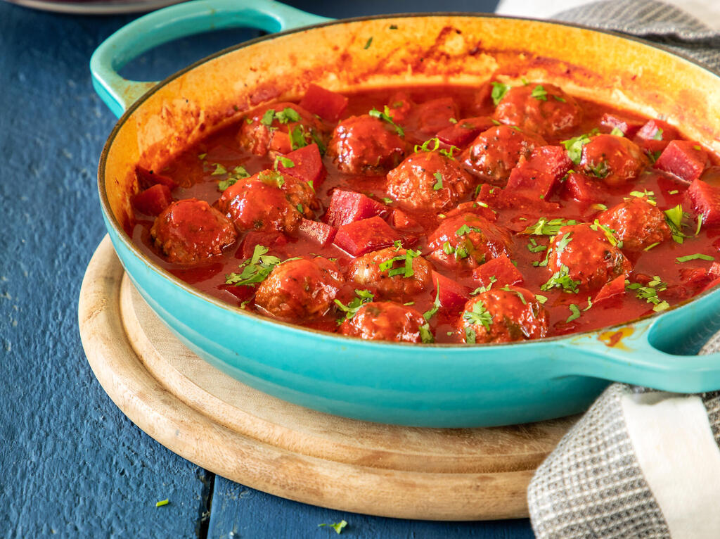 קציצות  ברוטב סלק