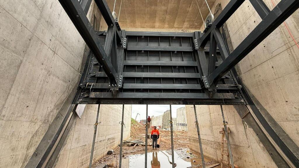 Photo: Rotem Lavi העבודות בתעלת המעקף שבפארק אריאל שרון