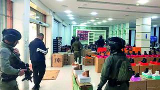 חנות נעליים בחברון