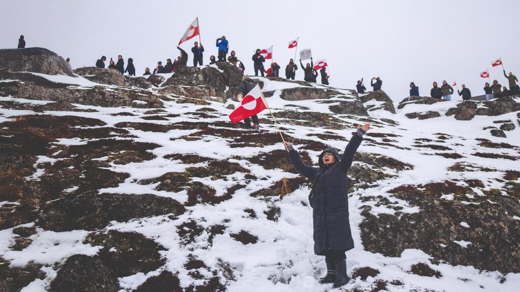 Greenlanders are shaking, and not from the cold (Photo: Marko Djurica/Reuters) Greenlanders are shaking, and not from the cold