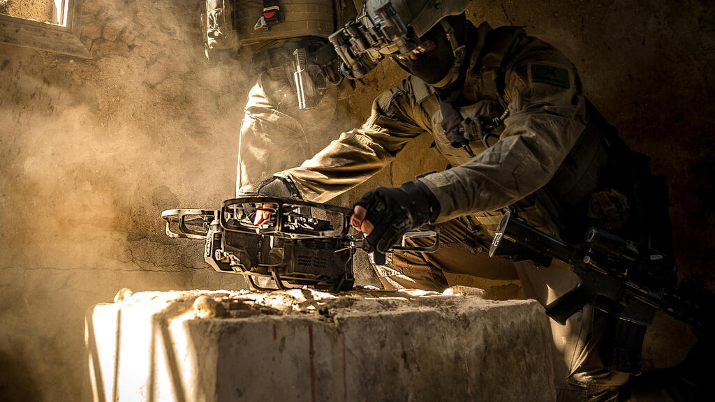 Photo: Xtend הפעלת רחפן של Xtend בשטח