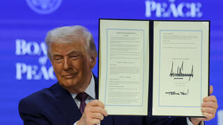 טקס החתימה על אמנת מועצת השלום של טראמפ