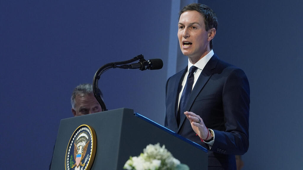 Jared Kushner (Photo: Evan Vucci/AP ) טקס החתימה על אמנת מועצת השלום של טראמפ