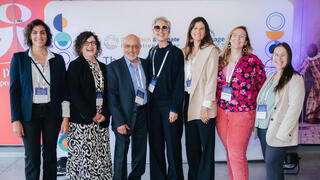 מימין לשמאל: תמר שכטר כהן- מנהלת שותפויות, מרכז החדשנות ענת פסוק- סמנכ"ל יזמות, מרכז החדשנות ניקול הוד סטרו- מנכ"ל, קרן מיראז' ישראל לורה מיראז'- נשיאה, קרן מיראז' ישראל דיוויד מיראז'- נשיא, קרן מיראז' ישראל סיוון כהן שחרי - מנכ"ל, מרכז החדשנות סיני גוהר ברק- מנהלת חדשנות, קרן מיראז' ישראל