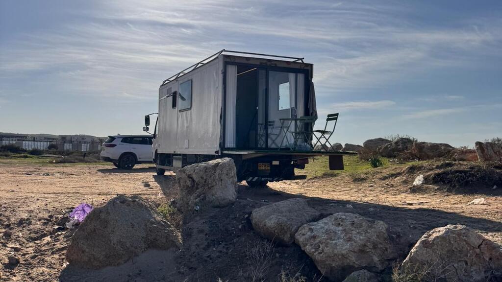 Photo: Reef Har Even בית המשאית