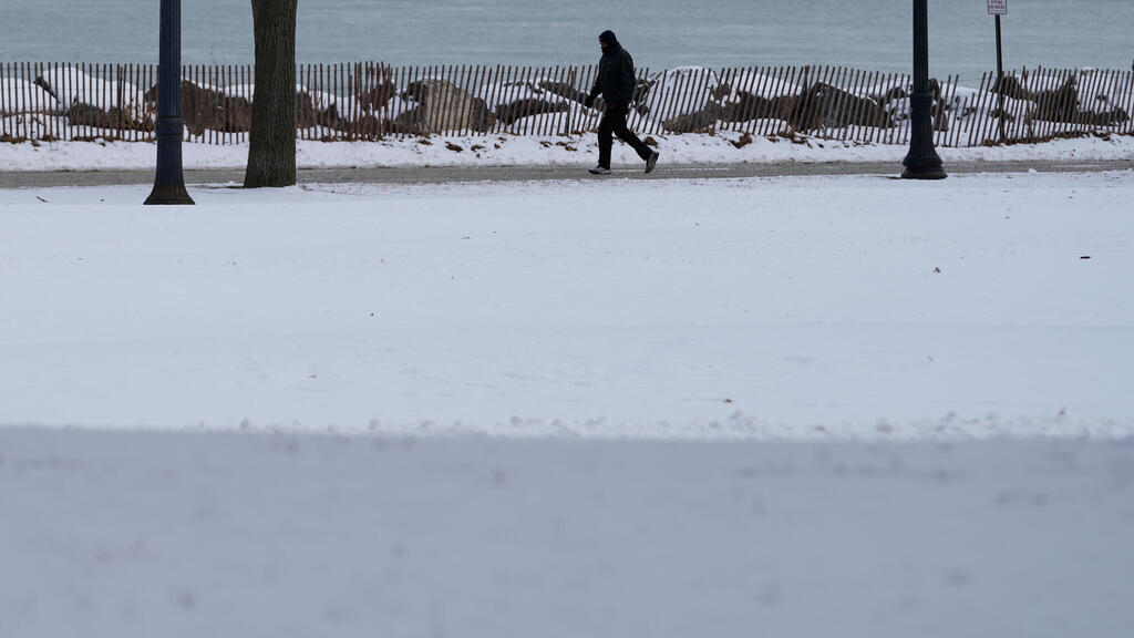 ארה"ב הכנות ל סופה שלג ב אילינוי