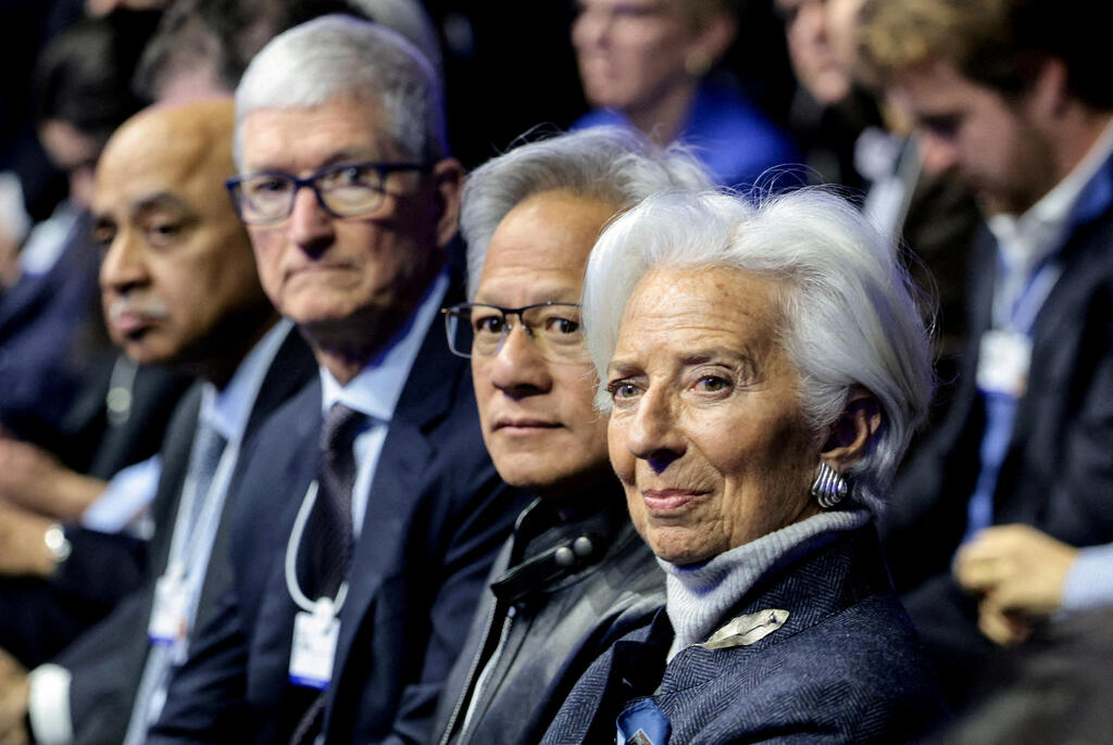 From right: European Central Bank President Christine Lagarde, Jensen Huang, Tim Cook (Photo: Reuters) מימין: נשיאת הבנק האירופאי המרכזי כריסטין לגרדה, ג'נסן הואנג, טים קוק