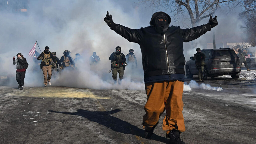 Clashes in Minnesota with immigration agents in January, during which the Trump administration demanded voter rolls (Photo: Brandon Bell/Getty Images North America / AFP) מחאות במיניאפוליס