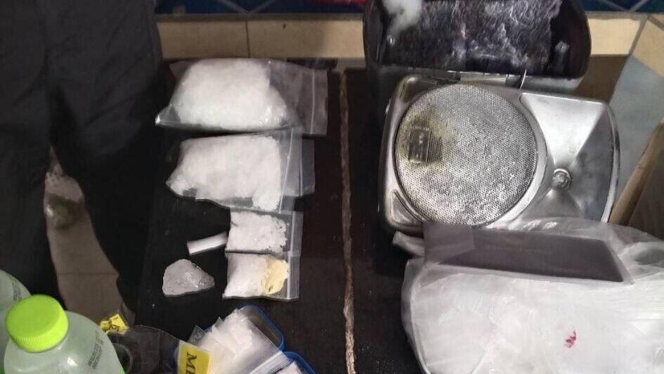 Найденный наркотики (Фото: полиция Ко Пангана) הסמים שנתפסו