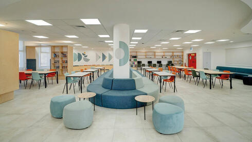 הספרייה. בראשית חטיבה צומחת, צור יצחק