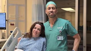 ד"ר אריאל הירשהורן ולי-חן לפני הניתוח