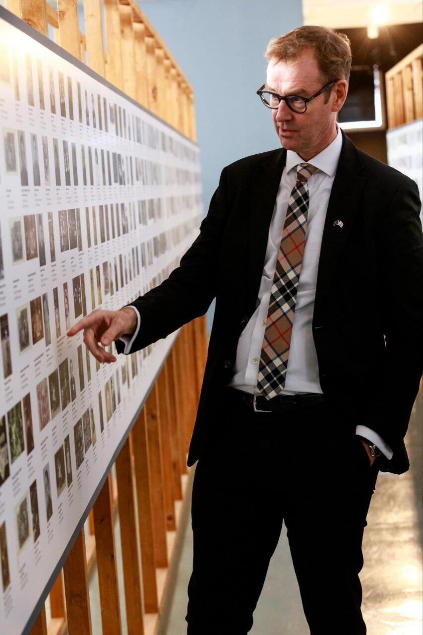 Photo: Nimrod Aronov שגריר האיחוד האירופי בביקור במוזיאון בית לוחמי הגטאות