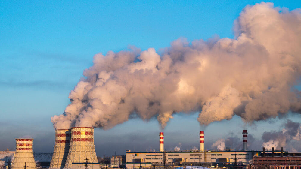 Can air pollution and extreme heat worsen migraine attacks? (Photo: Shutterstock) זיהום אוויר