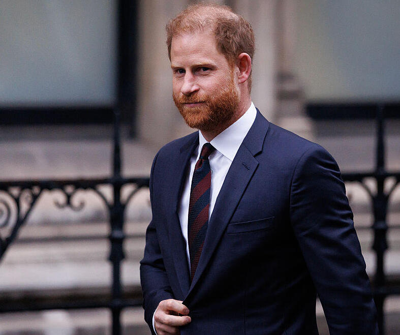 רגע לפני הרשמה לאתר אולג'ובס (צילום: Dan Kitwood/Getty Images) הנסיך הארי