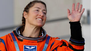 האישה הראשונה שתראה את הירח מקרוב