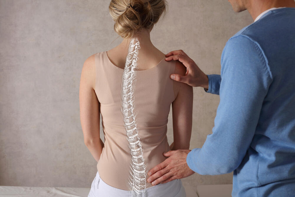 More common among adolescent girls (Photo: Shutterstock) עקמת