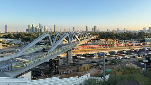 עבודות הקו הירוק של הרכבת הקלה בתל אביב - גשר רוקח