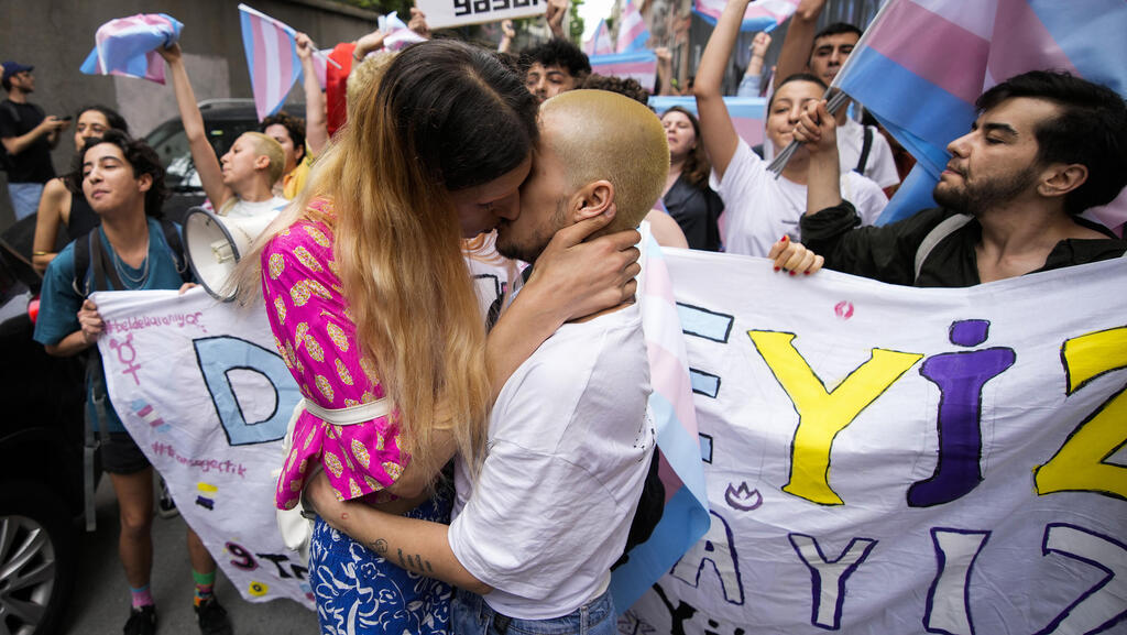 גברים שנמשכים לטרנסיות