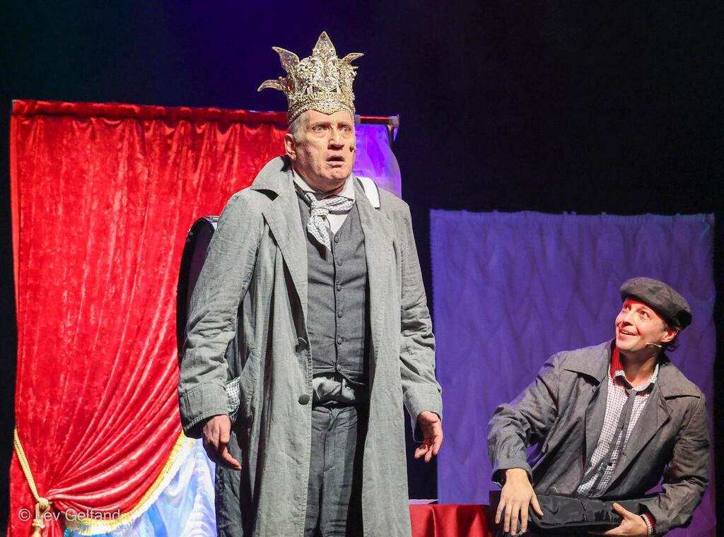 Сцена из спектакля "Приключения артиста" 